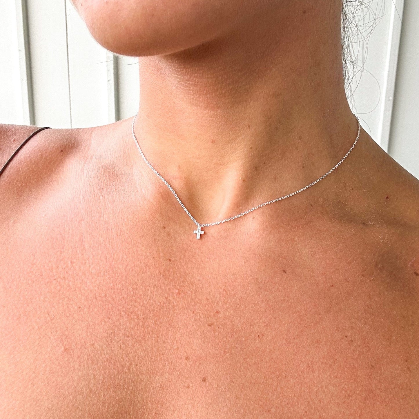 Mini Cross Choker